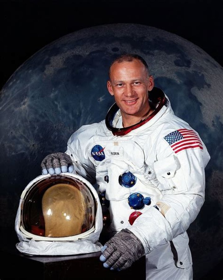 Career, biography and origin of buzz aldrin